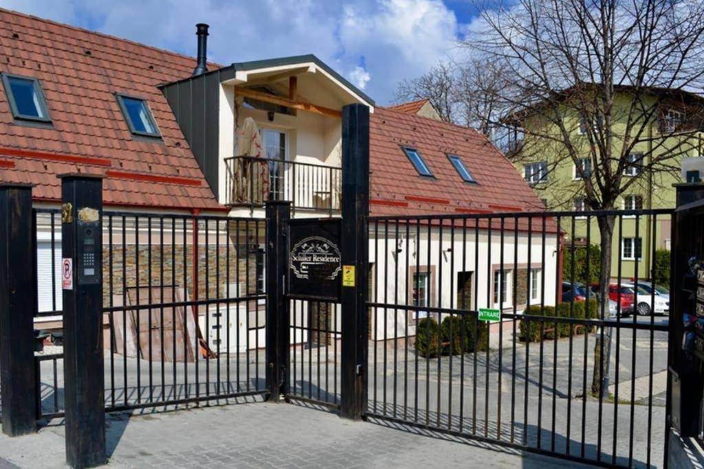 Zsizelle Rezidence Apartment Brasov Bagian luar foto